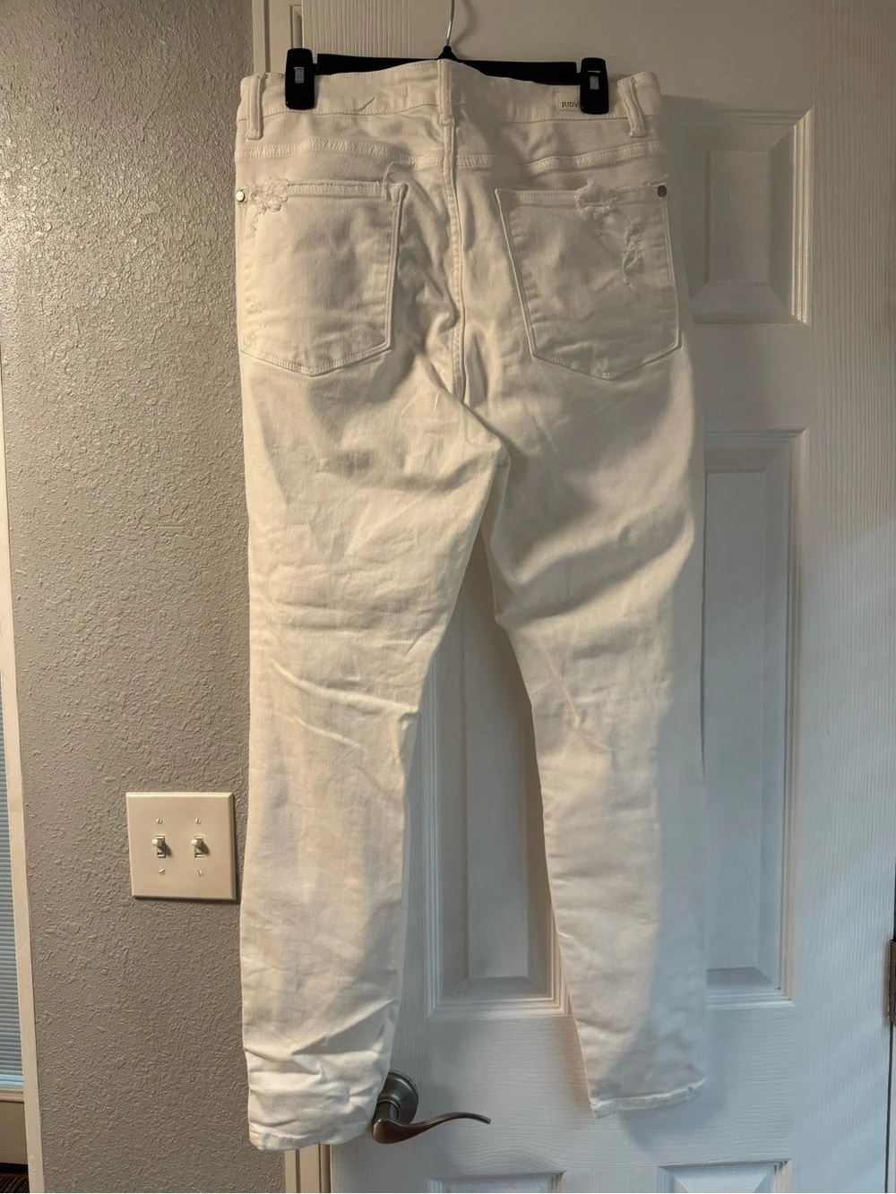 Judy Blue Mid-Rise White Distressed Skinny Jeans, Size 14W. Like New